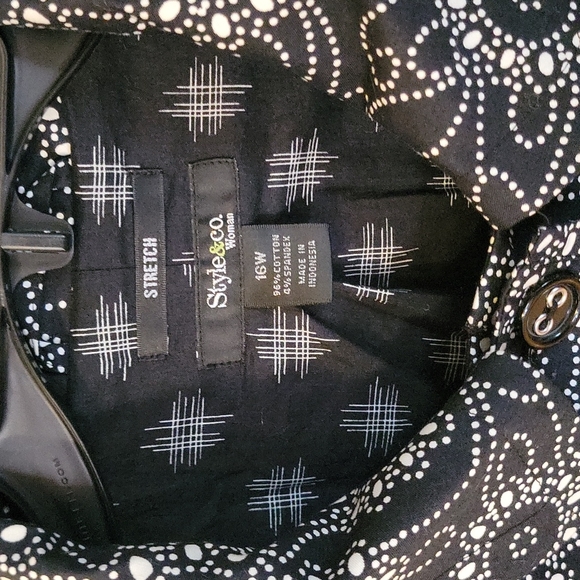 Rarely worn Jacket - Picture 3 of 4